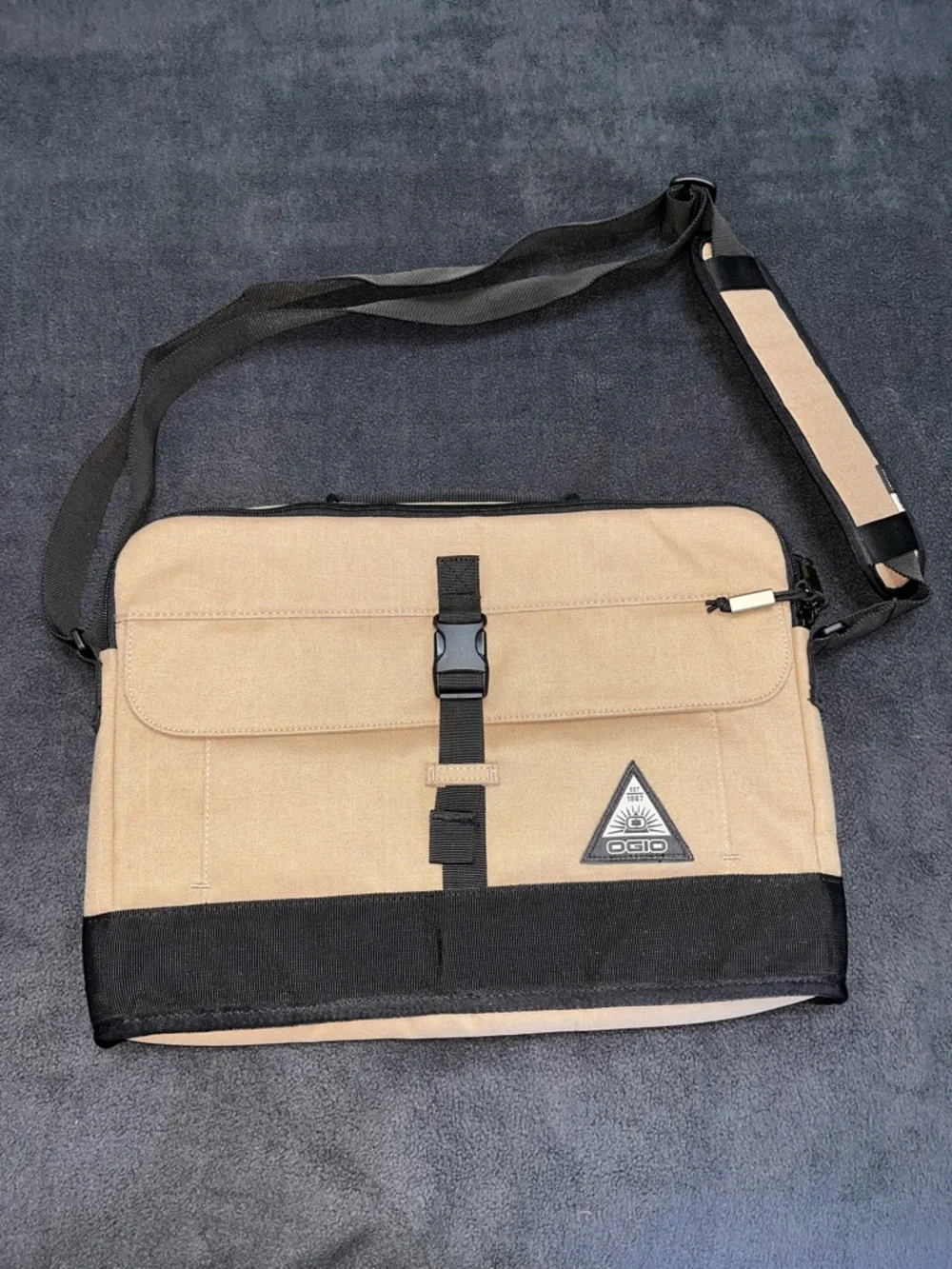 NWOT OGIO Ruck Slim Case, a messenger-style laptop bag designed for most 15-inch